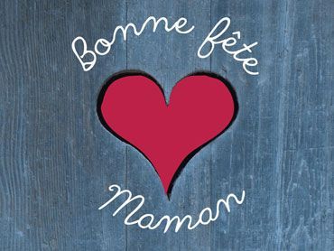 Bonne fête Maman avec un Cœur dans du bois