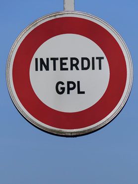 Photo de panneau d'interdiction : intedit GPL