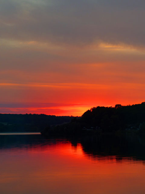 Soleil couchant sur le lac