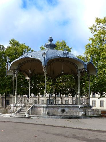 Kiosque place Wilson