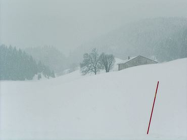 ferme sous la neige