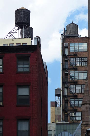 Citernes sur les toits de Manhattan