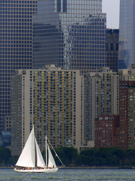 bateau à voile blanc sur l'Hudson