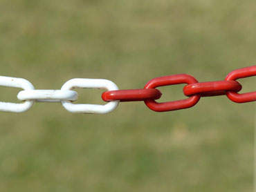 lien de chaîne rouge et blanche