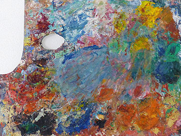 palette de peintre multicolores